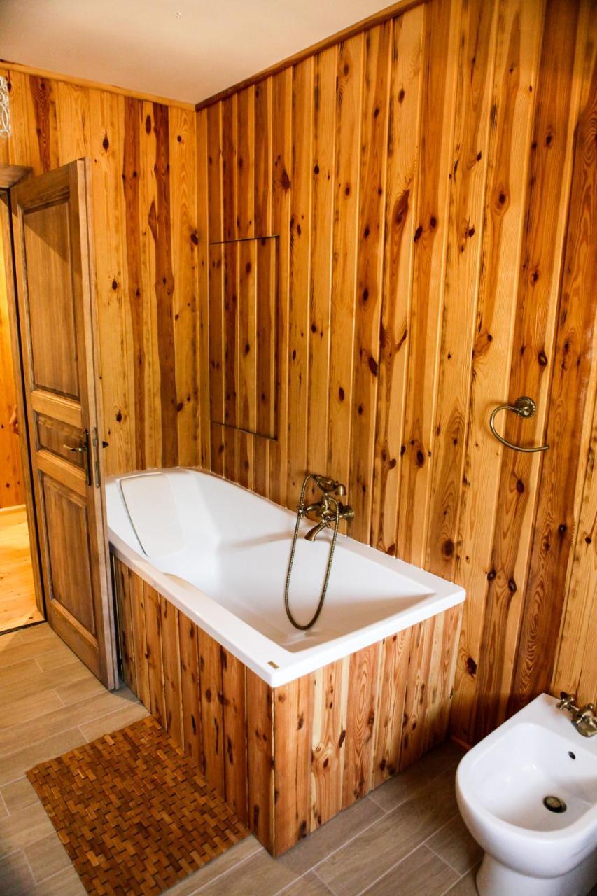 Hunor Hotel Es Etterem Vasarosnameny Ngoại thất bức ảnh